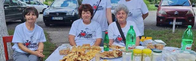 FOTO: U Boki održana deveta „Banatska sirijada“: Sir od dunja najbrže nestane sa tezgi