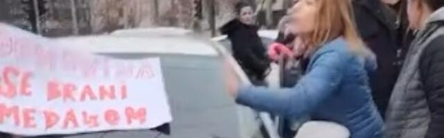 Kolima pokušao da probije blokadu: Incident kod Trošarine (VIDEO)