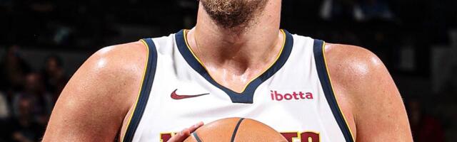 POSTER I „LOPTA KOJA IMA OČI“: Dva nestvarna poteza Jokića o kojima bruji Amerika!