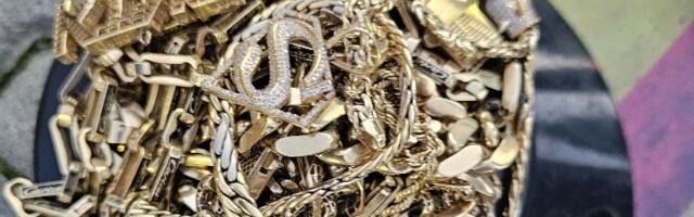 Na graničnom prelazu Gostun zaplenjeni droga, oružje i zlato (FOTO)