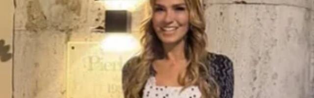 Gazi 6. deceniju, prošetala Rimom golog stomaka! Bogata Srpkinja ostavlja bez daha, svi su se okretali za njom