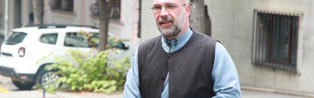 Novi udar na svetinju: Milivojevićev skutonoša podržao Mariju Vasić u vređanju Bogorodičinog pojasa (VIDEO)