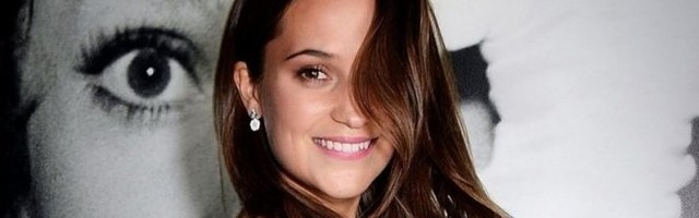 ONA JE NAJLEPŠA ŽENA NA SVETU, A NIKO JE NE ŠLJIVI NI 2 POSTO! U čemu je problem sa ovom švedskom glumicom?!