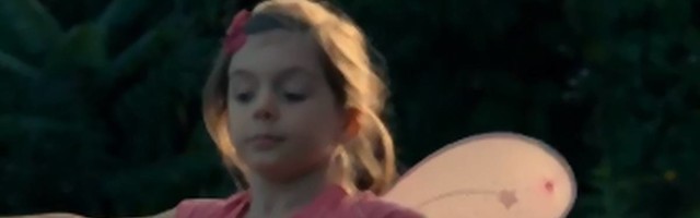 Saša (7) je rođena kao dečak, a borba njenih roditelja da je u školi prihvate kao devojčicu, vredna je divljenja