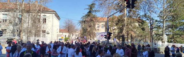 Protest kragujevačkih zdravstvenih radnika