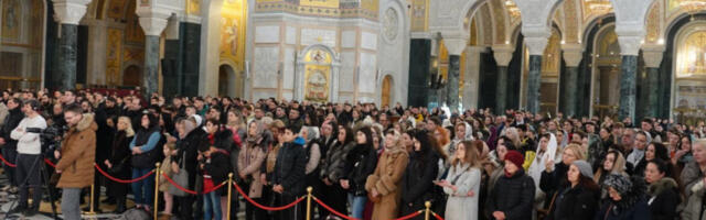 ŠTA JE NAFORA I DA LI SMEMO DA JE IZNOSIMO IZ CRKVE: "Mnogi nisu svesni šta rade i koje su posledice toga"