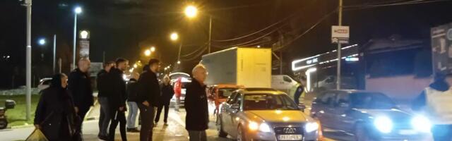 DVE OSOBE POVREĐENE U LANČANOM SUDARU Saobraćajna nesreća u Prokuplju, očevici za Kurir: "Mislim da nisu bili vezani..." (FOTO)