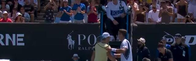 KECMANOVIĆ ZAPLAKAO POSLE PORAZA U MELBURNU: Tenis mi trenutno nije bitan!