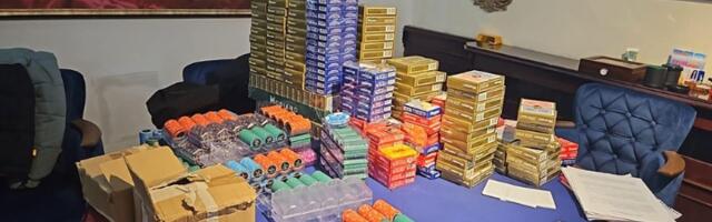 Racija u hotelu Astorija: Otkriven ilegalni kazino u centru Beograda, zaplenjeni stolovi, čipovi i 7.650 evra! (FOTO)