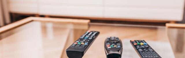 Kako da jednim daljinskim palite i TV i risiver za kablovsku? Trik koji malo ko zna