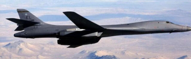 Б-1 лансер слетео у Британију