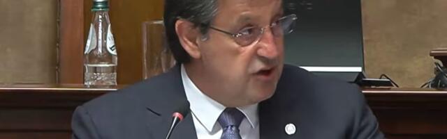 Gašić u Skupštini: Neću dozvoliti da časno ime Vučića napadate na tako bezobrazan način