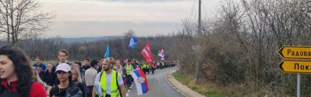 Studenti i maturanti na maršu ka Beogradu, trenutno se odmaraju u selu Radovanje