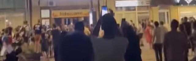 Naprednjaci jedno, dokazi drugo: Ko je prvi započeo haos ispred prostorija SNS u Čačku? (VIDEO)