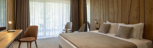 Odseo sam u HOTELU, a onda je čuo čudan ZVUK: Nije mogao da veruje šta je ispod kreveta (VIDEO)