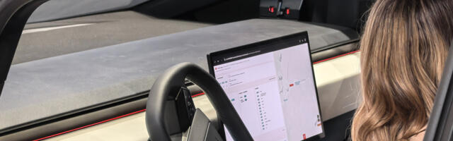 Snimak nesreće zbog koje je Tesla dobila novu tužbu: Sajbertrek vozi kao da kivine nema, žena teško povređena