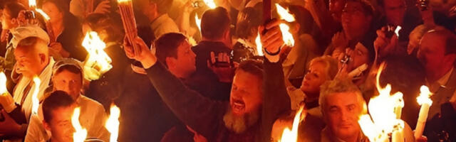 NAJVEĆE ČUDO PRAVOSLAVLJA! Sveti plamen i danas se na čudesan način pojavio u Crkvi Hristovog groba - BLAGODATNI OGANJ SIŠAO MEĐU VERNIKE! (VIDEO)