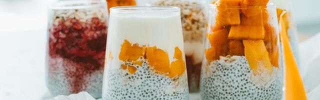 Čia puding sa jagodama i grčkim jogurtom: Doručak koji čuva liniju i drži sitim satima