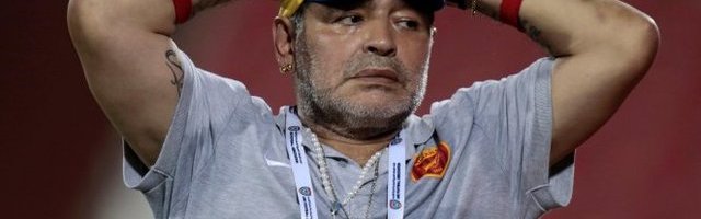 MARADONA U TRANSU! Fudbaler prišao da da izjavu, a onda je ostavio sve bez teksta! (Video)