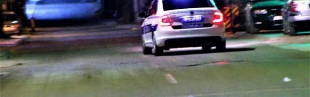POLICIJA BLOKIRALA ULICU NA NOVOM BEOGRADU! Žestoka tuča u blokovima!