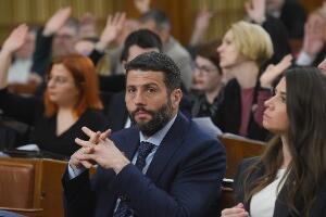 Шапић: Раскидамо уговор са Кенткартом, Град преузима контролу и наплату карата