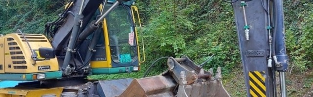 Kako izgleda kada vas BAGER POČEŠE (VIDEO)