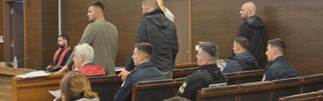ODREĐEN PRITVOR ČETVORICI SRBA UHAPŠENIH U ĐAKOVICI: Iza rešetaka do 30 dana, advokati najavili žalbu