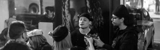 Umetnost na drugačiji način: Izložba "Pometnja" u beogradskim kafićima