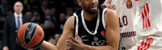 Drugi pišu: Parker na aerodromu ušao u verbalni sukob sa navijačem Partizana