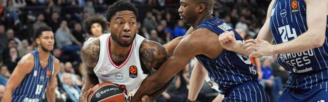 "TAJRIK DŽONS ĆE SUTRA NA SNIMANJE..." Bivši centar Partizana se povredio, trener Olimpijakosa otvorio dušu: "Ne razumem šta se dogodilo..."