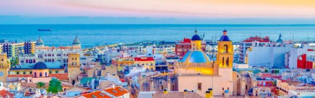 Srbi masovno putuju ovde: Odmor iz snova tokom cele godine - plaže magične (FOTO)