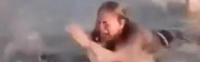 Plivala je u mirnoj vodi, a onda je pomislila da je uhvatila debelu granu: Zatim je usledio VRISAK i BORBA ZA ŽIVOT