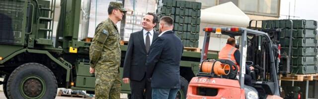 Kurti ratuje sa svojima: Sprovedena akcija - zveckaju lisice - zaplenjeno oružje, kola i puno novca