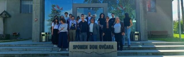 Može li strašnije?! Blokaderi otišli u Vukovar da se klanjaju "žrtvama Srba zločinaca" - Predvodio ih plenumaš iz Novog Pazara (FOTO)