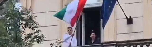 PETER MAĐAR U ŠOKU! Izašao na balkon da pozdravi narod, pa doživeo veliku neprijatnost (VIDEO)