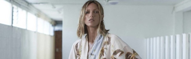 Trendseterke su poludele za kimono haljinom Anje Rubik