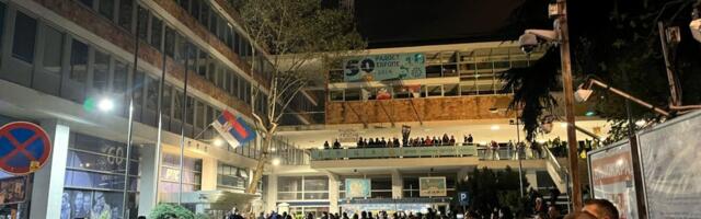 Totalno ludilo i nasilje blokadera! Teroristička akcija na RTS i RT Vojvodina