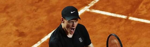 PRVI REKET SVETA NASTAVLJA SA ODLIČNIM PARTIJAMA: Janik Siner pred rimskom publikom savladao Argentinca!