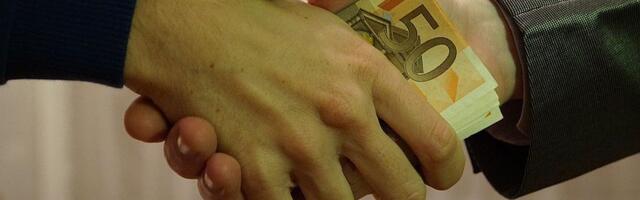 Dodeljena priznanja: "Antikorupcijska povelja" za Anketnu komisiju i "Crna korupcijska značka" za MUP