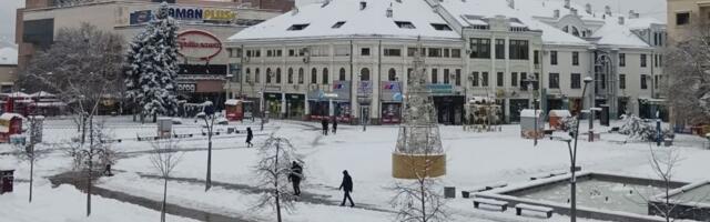 Ledeno jutro u Čačku, novo upozorenje zbog ledene kiše