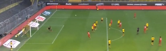 Magija na Der Klasikeru! Bajern poveo maestralnim lobom Džošue Kimiha (VIDEO)