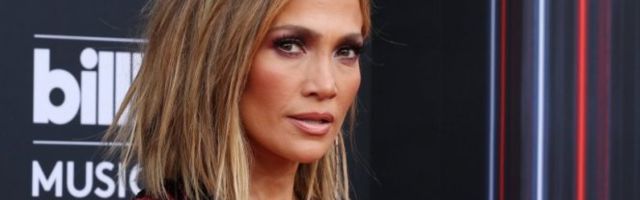 ŽIVELA SAM KAO BESKUĆNIK I SPAVALA NA... ŠOK! Dženifer Lopez danas ima MILIONE, a evo kako je živela dok nije postala POPULARNA!