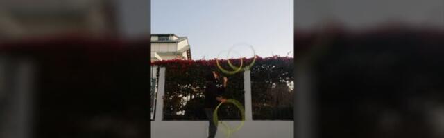 Žonglirao hula-hopom, ali baksuzno (VIDEO)