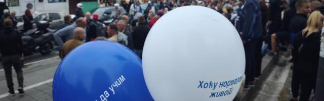 Učesnici skupa SNS urinirali po zidovima škole (FOTO)