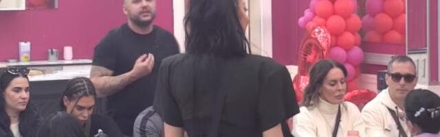 MAJA I ASMIN SE SROZALI NA SAMO DNO: Isponižavali se NAJBRUTALNIJE u programu uživo, posle ovoga se NEĆE OPRATI! (VIDEO)