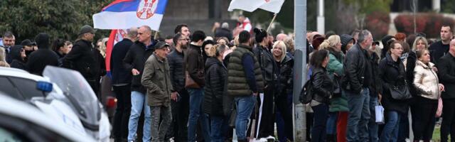 Arhiv javnih skupova saopštio koliko je ljudi bilo ispred Arene na skupu SNS i pozvao MUP da objasni svoju procenu