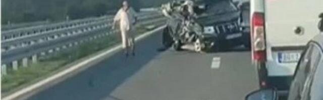 Stravičan sudar džipa i kamiona kod Obrenovca! Jezive scene, automobil potpuno uništen (VIDEO)