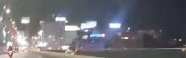 BAHATO Vozio po pešačkoj stazi na Brankovom mostu (VIDEO)