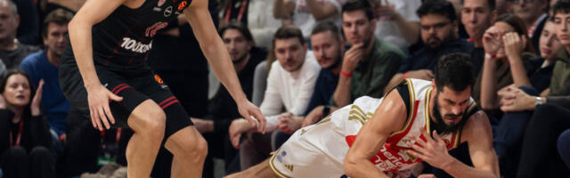 ZVEZDA ZGROMILA OLIMPIJAKOS: Ludnica u Areni! Crveno-beli ponovo na vrhu Evrolige