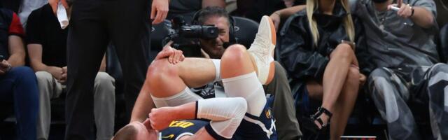 Povredio se Nikola Jokić! Šokantna scena za navijače Denvera /VIDEO/